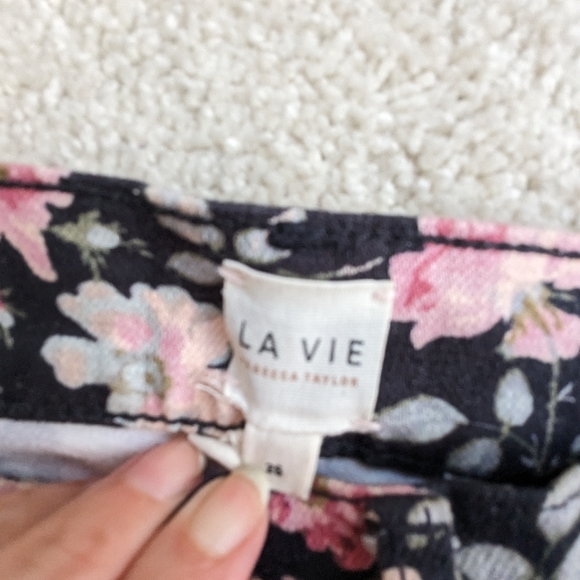 La Vie Floral Jeans High Waisted Size 26 - Picture 3 of 3